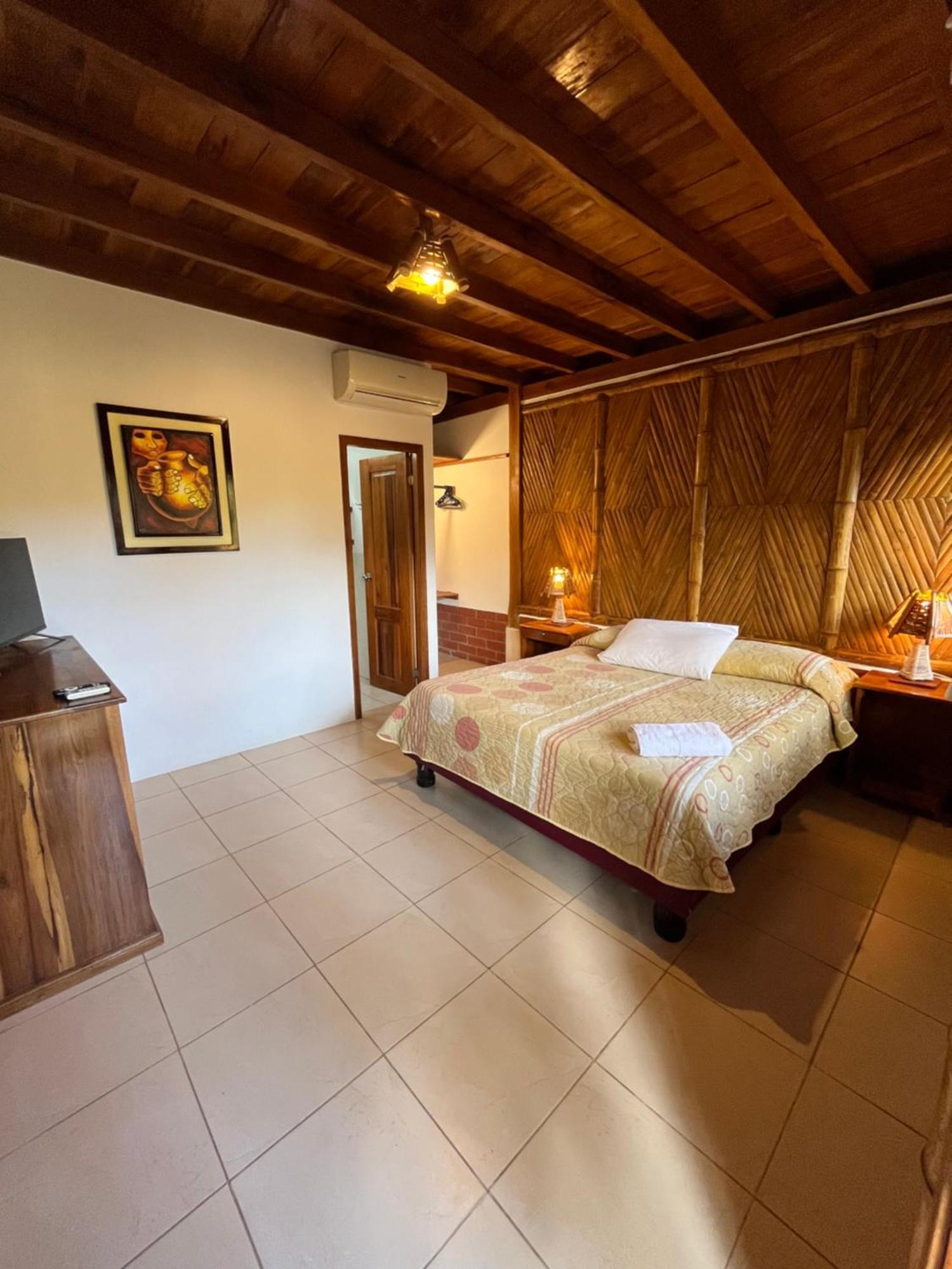 Victor Hugo Hotel Puerto Lopez Ngoại thất bức ảnh